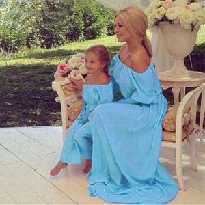 Family Matching Outfits Summer Mom and Daughter Dress Mother Clothes Girls Sleeveless Beach 230504