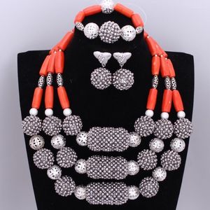 Collana Orecchini Set 2023 Gioielli classici nigeriani Perline arancioni e corallo naturale Africa Dubai Wedding