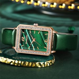 腕時計ファッション女性の時計レディースツリーカジュアルレザーストラップクォーツクロックゼガレクダムスキー