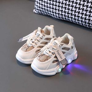 Atletik Açık Bahar Led Işıklı Çocuk Ayakkabıları Nefes Alabilir Örgü Çocuk Ayakkabı Erkek Kız Glow Bebek Ayakkabıları Spor Çocukları Günlük Sneaker AA230503
