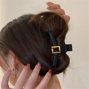 Womens Designer Hair Clips Girls Brand Letter Barrettes Luxury Hair Jewelry Acrylic Hairpin Hairclip