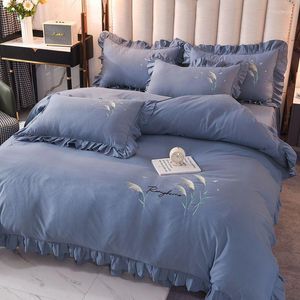 Bedding Sets Nordic Style Pure Cotton High-end Quilt Cover Bed Skirt Pillowcase Set Solid Color Mattress Home