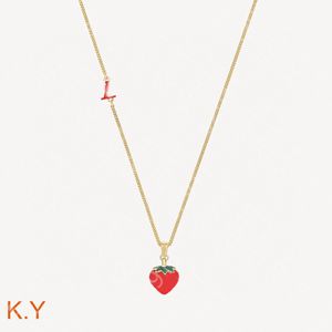 Luxury Necklace Pendant Designer Fashion Jewelry Man Strawberry V Letter Plated Gold Men Woman Trendy Necklaces Jewellery No Box