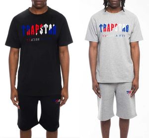 Designer Fashion Clothing Tees Tshirt American Trendy Brand Trapstar Red Blue Gradient Towel Embroidered Short Sleeved Shorts Loose Cotton Set for Men Womens Summe