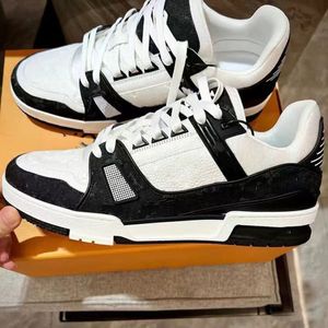 Buty designerskie wytłoczona trampka Treaker biały czarny niebo niebieski Abloh zielony jeansowy różowy czerwony luksus Virgil Mens Casual Sneakers Treakers