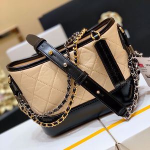 Designer Tote bag Genuine leather Handbag 20CM Luxury Crossbody bag Delicate knockoff Chain bag With Box YC031