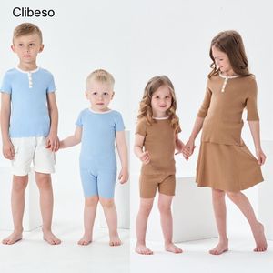 Roupas conjuntos de férias irmãos irmãs combinando roupas conjuntos de malha de malha terno de bebê tops shorts meninos garotos tricô 230504
