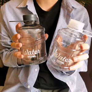 물병 미니 버킷 물병 600ml 창조적 인 성격 과일 차 컵 휴대용 스포츠 케틀 덴트 플라스틱 컵 p230324