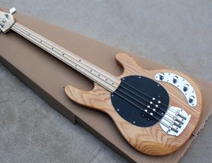 Anpassade 4 strängar Ash Body Electric Bass Guitar med svart hårdvara Humbucker Pickups