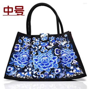 Evening Bags Chinese National Style Embroidery Handbags Travel Features Vintage Shoulder Bag Wholesale