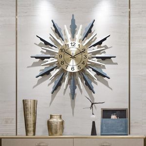 壁時計モダンなシンプルな金属時計トレンディなアートリビングルームの装飾クリエイティブミュートクォーツウォッチホームベッドルームサイレントウォッチ