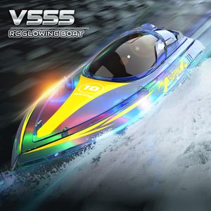 ElectricRC -båtar V555 Mini RC -båt med svalt LED -ljusvattentät modell Electric Racing Speedboat 15 kmh Toys for Children Boys 230504