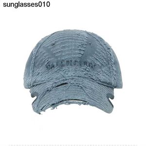 Paris Hat Tasarımcısı B İşlemeli Logo Twill Lettered Cap Eşleştiren Beyzbol Kapağı Ayarlanabilir