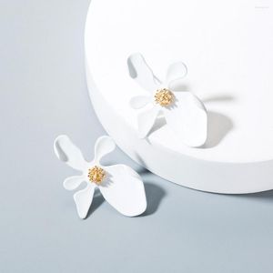 Ohrstecker VON MITTO ENTWORFEN MODESCHMUCK UND ACCESSOIRES SPRÜHFARBE BLUMENOHRRING