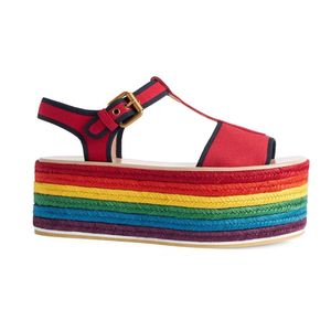 Sandalias de plataforma de diseñadores Mujeres impermeables para mujeres zapatillas de goma casual Mulas Peep Toe Sandal Sandal Sandal Tisos de 7 cm Tamaño 35-41