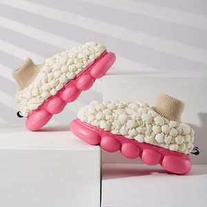 Casa feminina feminina de pelúcia quente de inverno casal de algodão Sapateiros masculinos Slippers 230505 819