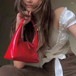 Akşam çantaları vintage parlak kırmızı hilal çantası lake omuz kadın çanta