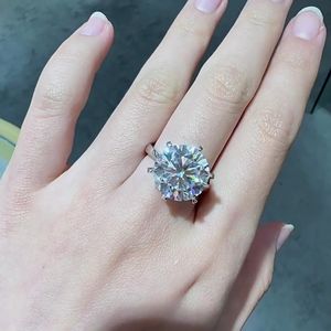 Round Cut Real 8CT Moissanite Diamond Pierścień 100% Real 925 Srebrny Party Wedding Pierścienie dla kobiet biżuteria zaręczynowa