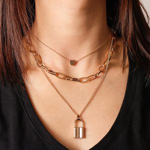 Naszyjniki wiszące metalowy punkowy wielowarstwowy łańcuch serca Neaklaces dla kobiet Chunky Gold Color Lock Choker Wiselanty Modna dziewczyna biżuteria