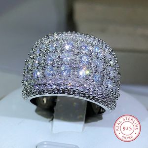 Bröllopsringar Luxury Round 925 Sterling Silver Bling Zircon Engagement Ring For Women Lady Anniversary Gift Jewelk Bulk Sell 230505