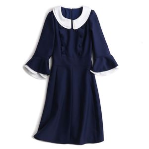 Vestidos casuais vestem o outono feminino e o inverno em estilo hepburn temperamento retrô de gola de bebê fino de comprimento médio A-line Spring 230505