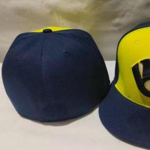 Męskie baseball pełne zamknięte czapki Summer True Fit Hip Hop Trucker Hat Tata Gorras Hombreball Bone Men Men Women 32 Drużyny Casual Sport Flat Hats NY La La Detroit A0