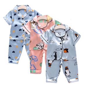 Roupas conjuntos de roupas crianças meninas de pijamas para crianças meninos de roupas de dormir para meninos de desenho animado Conjunto de palhas de manga curta macia de verão para 1-5 anos de idade 230505