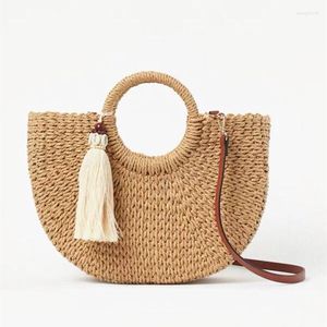 Kvällspåsar mode Tassel Straw Rattan Weave Women Handväskor Designer Luxury Handmased Paper Shoulder Crossbody Summer Beach Pures