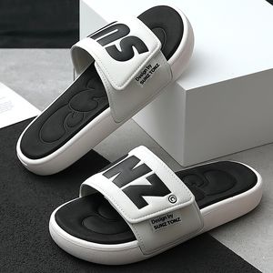 Tofflor Summer Man Eva Family Thick Platform Home Sandals Badrum Par Slipprofid Mjuk botten Män Flip Flops 230505 40B8