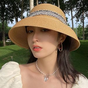 Wide Brim Hats Designer Handmade Women Summer Beige Hat Hepburn Style Small-Edge Fisherman RibbonTemperament Flat Straw UV Cut Foldable Cap