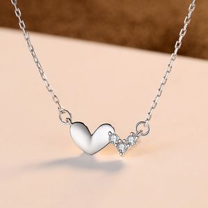 2023 Designer Romantic Heart Pendant Halsband Kvinnor Fashion Luxury 3A Zircon S925 Silver Necklace Charm Kvinnlig krage kedja Bröllopsfest High-End Jewelry Gift