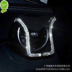 New Crystal Universal Car Telenting Phone Rhinestone Car Montagem de ar -ventre Stand Stand Mobile Telder GPS Car Bling Acessórios para mulher