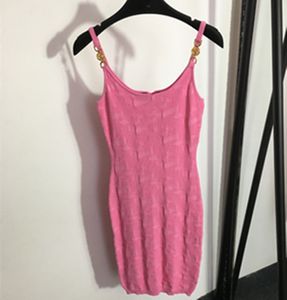 새로운 패션 밀라노 활주로 드레스 스퀘어 칼라 민소매 금 버튼 슬림 한 하이 하이었던 여성 솔리드 클럽 파티 니트 드레스