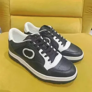 Sneaker maschile Scarpe casual design retrò in pelle bianca in pelle nera doppia ricamata in gomma ricamata a pizzo piatto creazione italiano scarpe da ginnastica A1