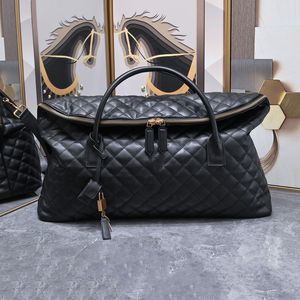 Bolsas de viagem de couro acolchoadas bolsas de viagem bolsas de compras de ombro grande de grande capacidade bolsa de bolsa feminino zíper hobo moda alfabeto tiras removíveis