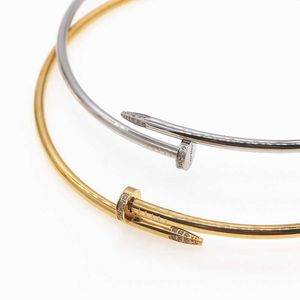 Collare girocollo Cati di qualità in acciaio inossidabile nuova collana cinese piccolo supporto braccialetto con unghie non in titanio intarsiato con diamanti incolori
