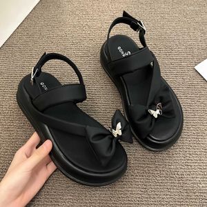 Flats 627 Sandalet Platformu Bow Clip-Toe Kadınlar Sıradan Plaj Ayakkabıları Slaytlar 2024 Moda Yaz Slingbacks Terlik Terlik Parmak