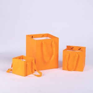 Gift Wrap Orange 3SIZES 12x12x12cm/16x16x16cm/20x20x25cm Väskor med handtag Papperparti Favor Bag nuvarande förpackningsfall containrar