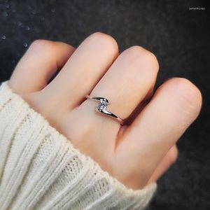 Bröllopsringar Trendiga kristallsilverfärg Rose Gold Party Ring for Women Girls Gift Drop Jewelry Wholesale