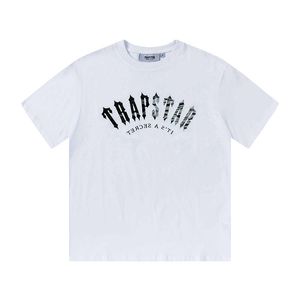 2023 T-shirt dos homens Trapstar T Shirt Designer Camisas Imprimir Carta Preto e Branco Cinza Arco-íris Cor Verão Esportes Moda Algodão Cordão Top Manga Curta Tamanho