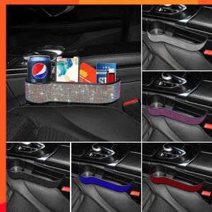 Lyxig bilstol Gap Crevice Storage Box Crystal Drink Cup Gap Holder Organizer Telefonkopp Bottle Bracket Bling Car Accessories For Woman