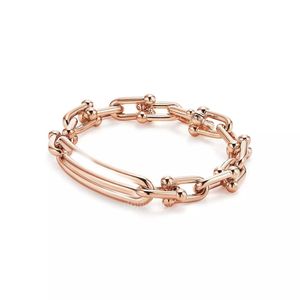 braccialetto del progettista del cuore monili del braccialetto delle donne sul collo Valentineaccessories designer di braccialetti all'ingrosso per le donne Doppio anello a forma di U