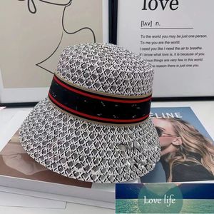 Elegante Carta Bucket Fisherman Straw Hat feminino Primavera e verão Viagem Sunshade de sol no estilo japonês e na Internet famosa chapéus de proteção solar em preto e branco