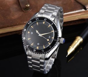 Topp nya Mens Luxury Designer Watch helautomatiska mekaniska minnesmärken Watch Band Ceramic Steel Ring Waterproof Fashion Business Mens Watch