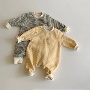 Strampler Millancel Spring Baby Kleidung Stripe Baby Girl Boy Bodysuit Simple Baby Game Set 230505