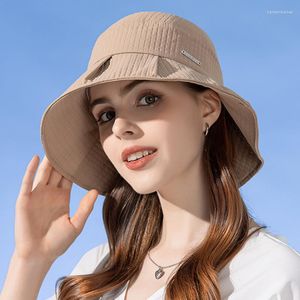 Berets Fashion Women Bucket Hat Breathable Cotton Soft Sun Pleat Design Plaid Summer Beach Cap Solid Color Elegant Ladies Top