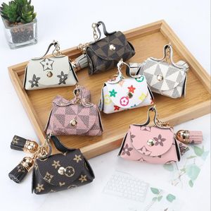 Leather Key Chains Rings Jewelry Brown Flower Plaid Tassel Coin Purse Keyrings Pendant Fashion Mini Storage Bag Charm Keychains Accessories 7 colors