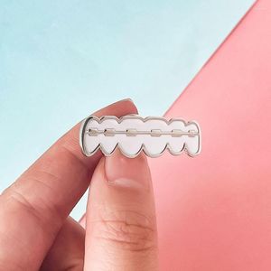 Broschen Zahnspangen Emaille Pin schöne Zahn Brosche Revers Abzeichen für Abteilung tägliches Tragen Schmuck