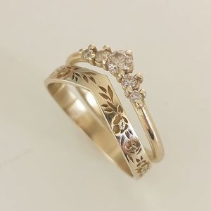 Wedding Rings Elegant Simple Wedding for Women Vintage Gold Color Vshaped Hand Carved Flowers Bridal Sets 230505