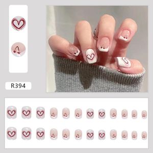 Falska naglar 24st kortpress på hjärtkörsbär mönster full täckning konstgjord falsk söt stil nagelkonst tips